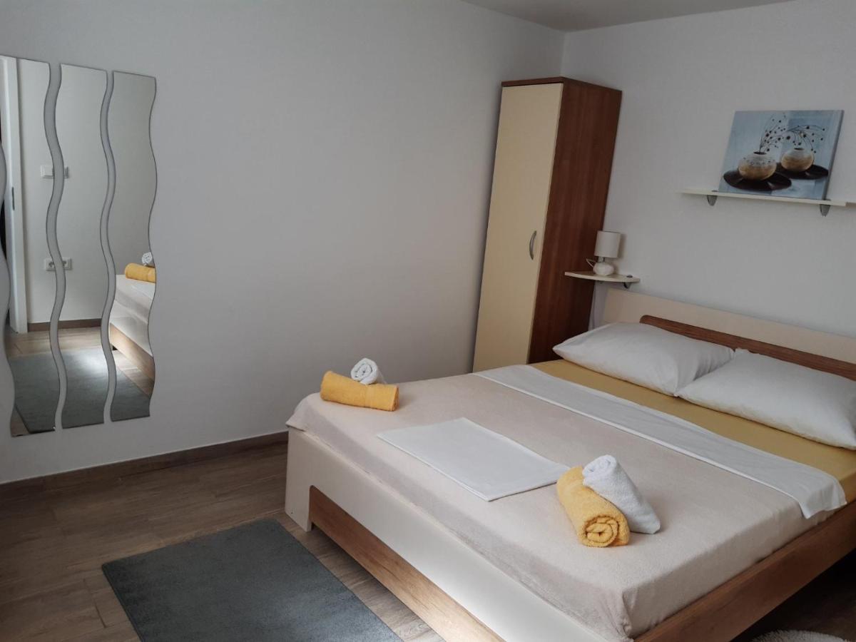 Deluxe Queen Suite