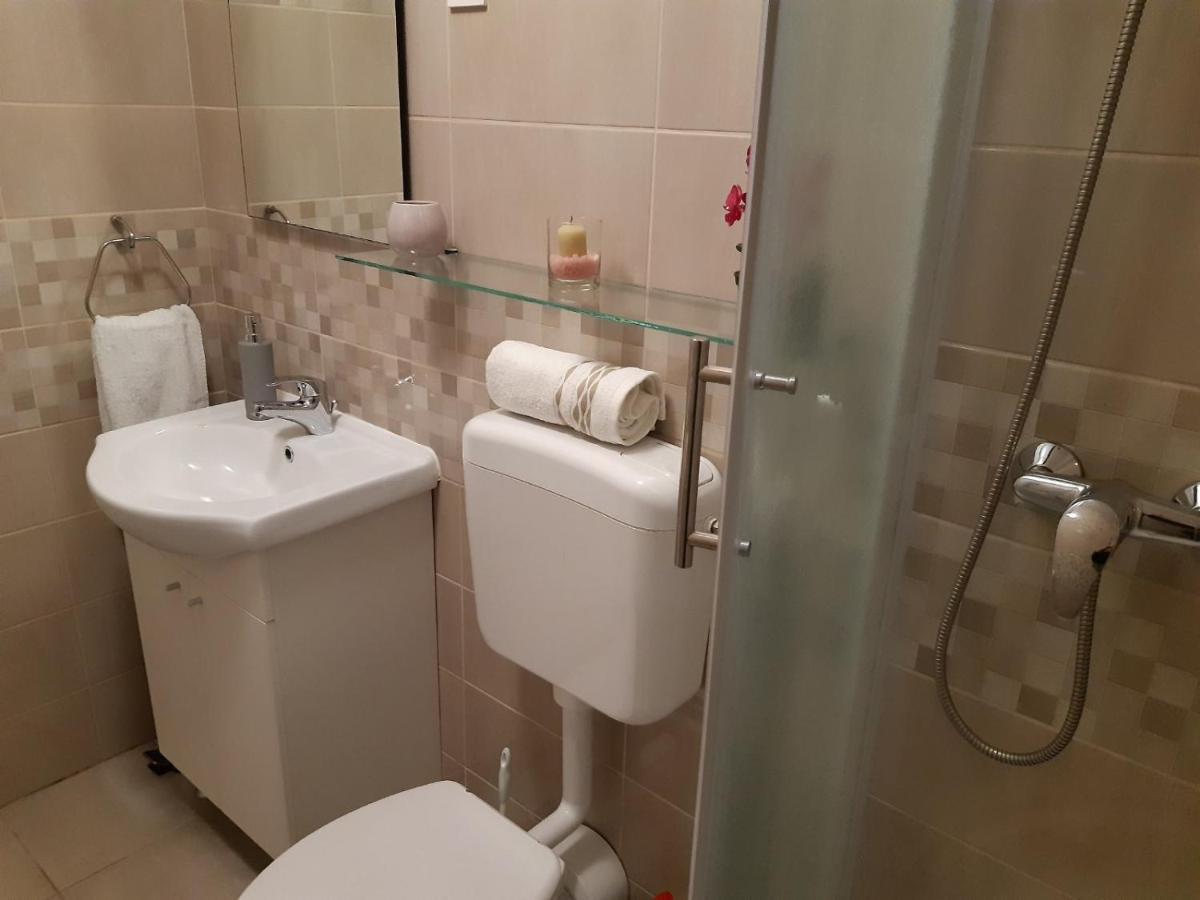 Deluxe Queen Suite